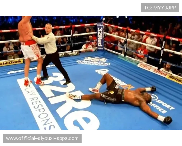 世界拳王卫冕战：全场碾压，裁判提前终止