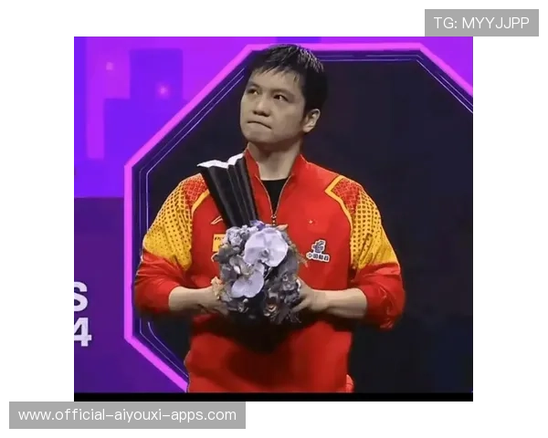 从球场到看台，德国球迷也被小胖圈粉了！，德国队小个子球员