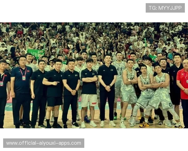 为梦想拼尽全力的中国男篮，中国男篮燃动十年全程